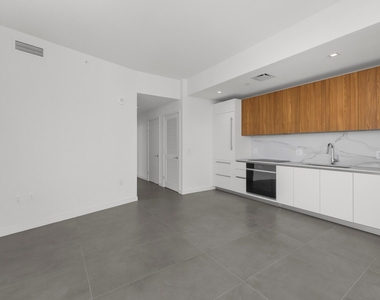1400 Biscayne Boulevard - Photo Thumbnail 10