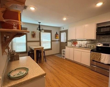 6870 Briar Road - Photo Thumbnail 6