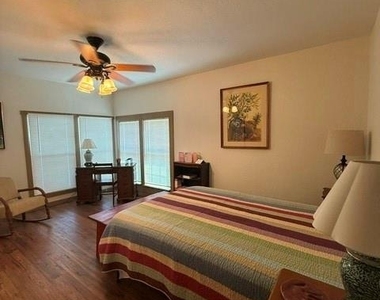 6870 Briar Road - Photo Thumbnail 8