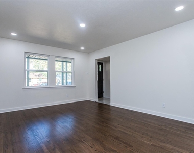 1219 Cloverdale Drive - Photo Thumbnail 13