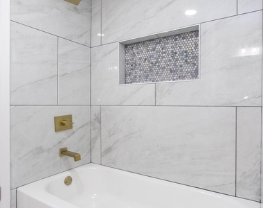 1219 Cloverdale Drive - Photo Thumbnail 11