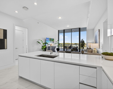 220 Lake Shore Drive - Photo Thumbnail 13