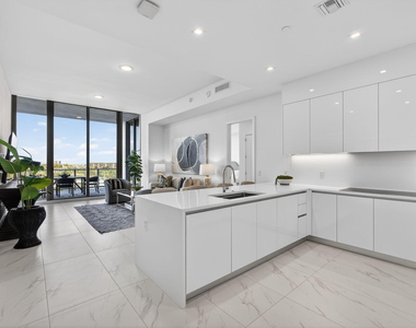 220 Lake Shore Drive - Photo Thumbnail 9