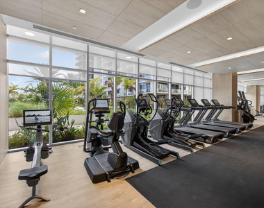 220 Lake Shore Drive - Photo Thumbnail 93