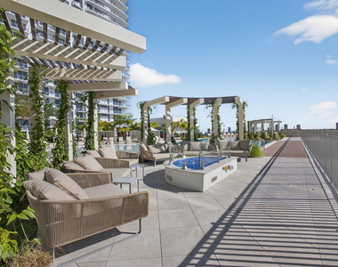 220 Lake Shore Drive - Photo Thumbnail 62