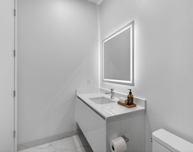 220 Lake Shore Drive - Photo Thumbnail 47
