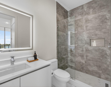 220 Lake Shore Drive - Photo Thumbnail 44