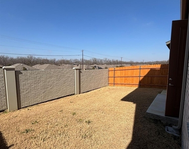 2036 Oak Grove - Photo Thumbnail 22