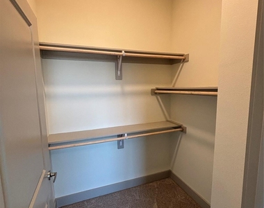 2036 Oak Grove - Photo Thumbnail 17