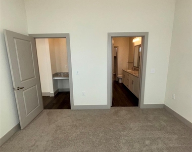 2036 Oak Grove - Photo Thumbnail 8