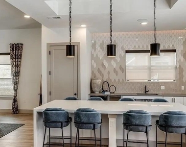 2036 Oak Grove - Photo Thumbnail 24