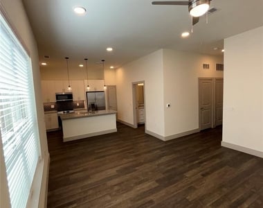 2036 Oak Grove - Photo Thumbnail 4