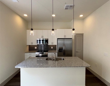 2036 Oak Grove - Photo Thumbnail 1