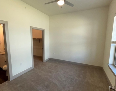 2036 Oak Grove - Photo Thumbnail 12