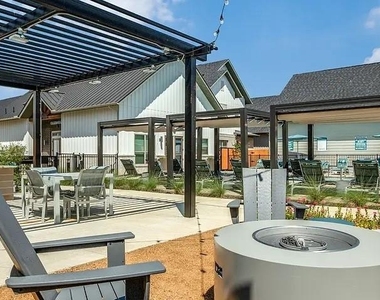 2036 Oak Grove - Photo Thumbnail 20