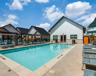 2036 Oak Grove - Photo Thumbnail 19