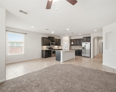 560 Pendennis Drive - Photo Thumbnail 3
