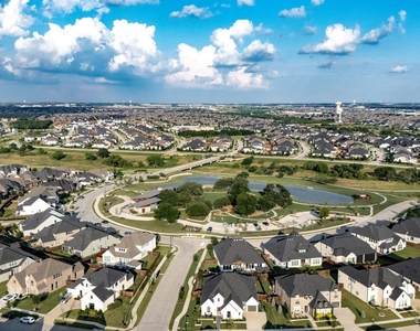 4511 Walnut Grove Lane - Photo Thumbnail 32