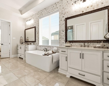 4511 Walnut Grove Lane - Photo Thumbnail 17