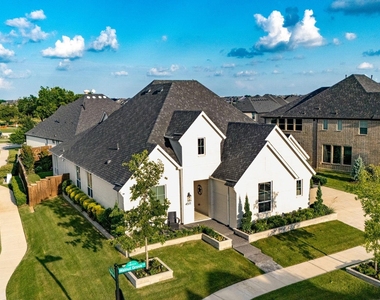4511 Walnut Grove Lane - Photo Thumbnail 30