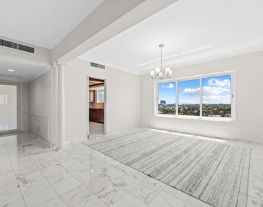 333 Sunset Drive - Photo Thumbnail 4