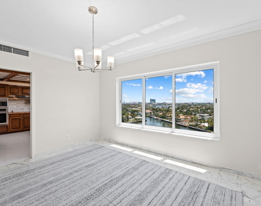 333 Sunset Drive - Photo Thumbnail 6
