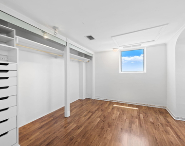 333 Sunset Drive - Photo Thumbnail 15