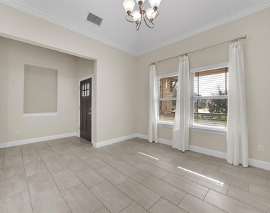 5805 Zinnia Drive - Photo Thumbnail 4