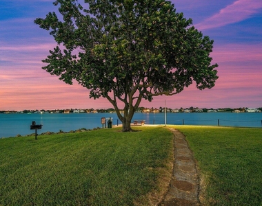103 Yacht Club Way - Photo Thumbnail 5