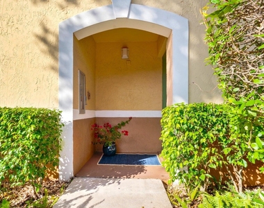 103 Yacht Club Way - Photo Thumbnail 19