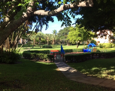 103 Yacht Club Way - Photo Thumbnail 41