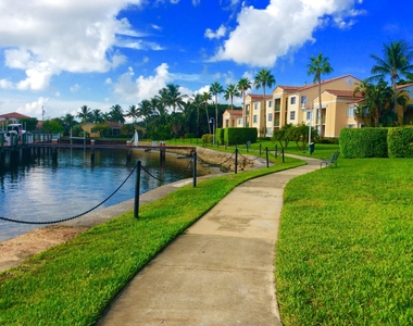 103 Yacht Club Way - Photo Thumbnail 10