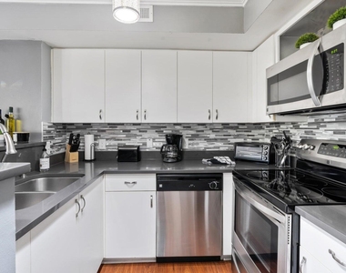 103 Yacht Club Way - Photo Thumbnail 21