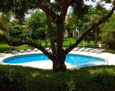 103 Yacht Club Way - Photo Thumbnail 17
