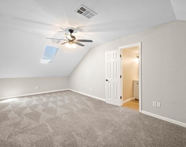 894 Tate Street - Photo Thumbnail 34