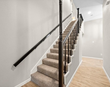 894 Tate Street - Photo Thumbnail 33