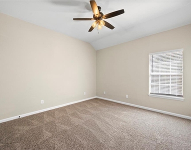 894 Tate Street - Photo Thumbnail 23
