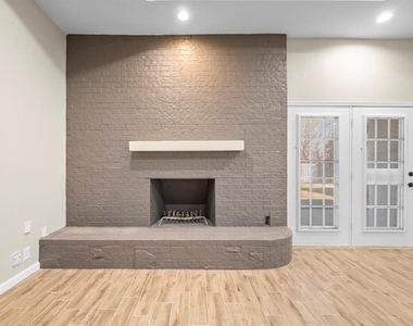 894 Tate Street - Photo Thumbnail 4