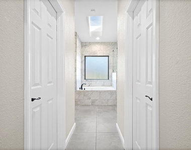 894 Tate Street - Photo Thumbnail 19
