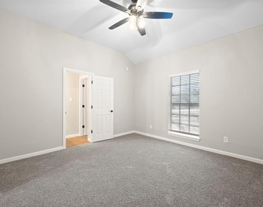 894 Tate Street - Photo Thumbnail 31