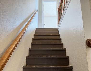 740 W Collins Street - Photo Thumbnail 13