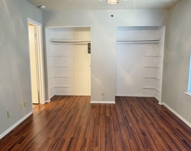 740 W Collins Street - Photo Thumbnail 21
