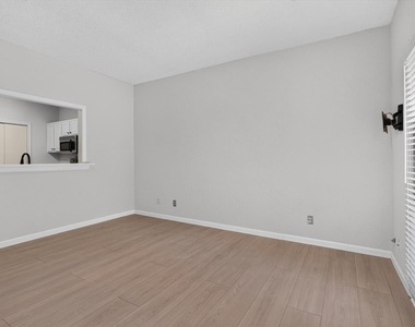 14277 Preston Road - Photo Thumbnail 3
