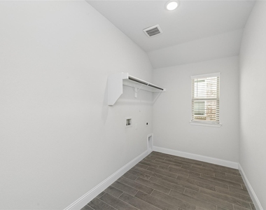 613 Cattle Chute Court - Photo Thumbnail 6