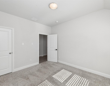 613 Cattle Chute Court - Photo Thumbnail 8