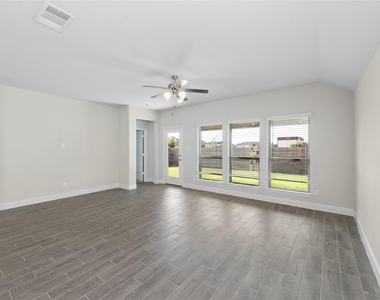 613 Cattle Chute Court - Photo Thumbnail 14