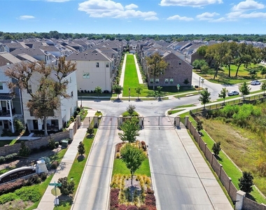 7503 Millingston Road - Photo Thumbnail 2