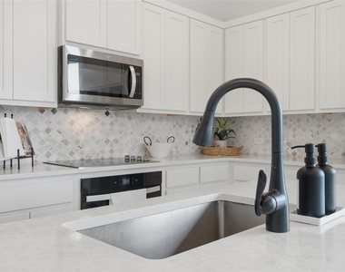 7503 Millingston Road - Photo Thumbnail 7