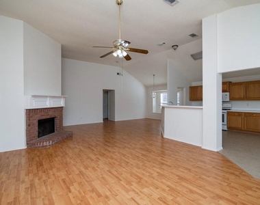 119 Wembley Way - Photo Thumbnail 6