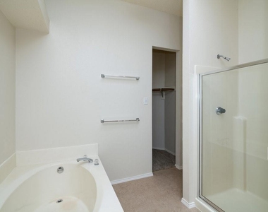 119 Wembley Way - Photo Thumbnail 10